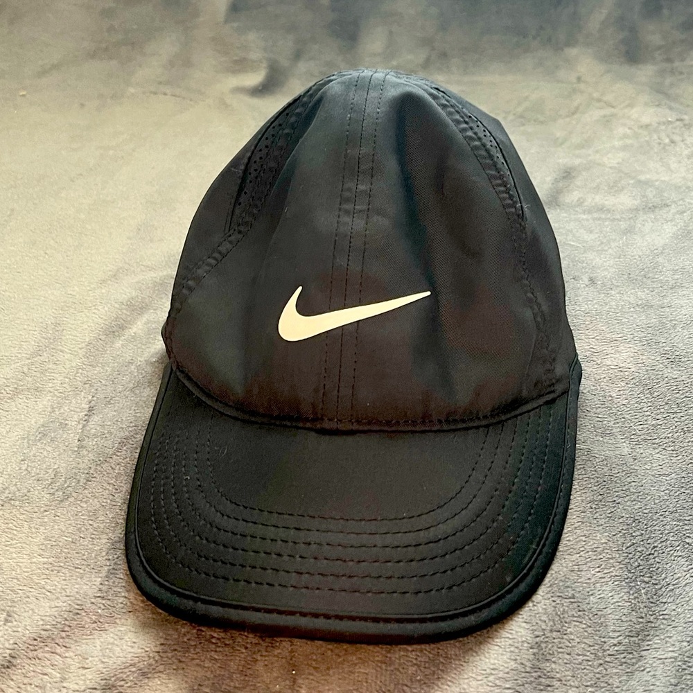 Nike dry fit light weight hat
